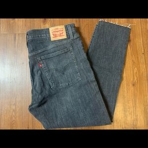 *SOLD* Levi’s | Wedgie Skinny | Size 32